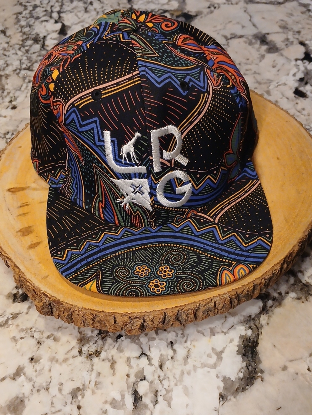 Lrg Abstract Pattern Snapback Hat with Embroidered Logo